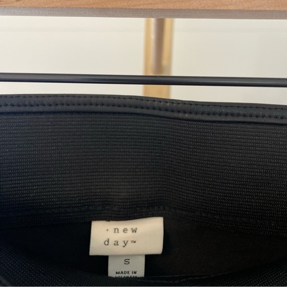 A New Day Faux Leather High Waisted Leggings Black S - Picture 4 of 6